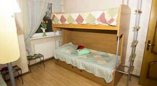 Хостел  «Чердак» Калининград Кровать в общем четырехместном номере для женщин-2